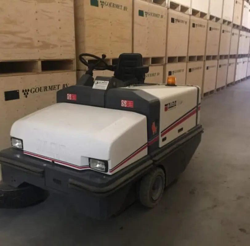 Industriële veegmachine Dulevo 100 *in de praktijk