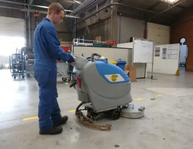 Industriële schrobzuigmachine HD Floorpul JADE 66 in de praktijk