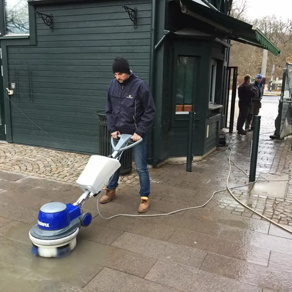 Terrazza MC in gebruik op terrastegels