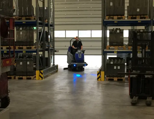 Schrobmachine Floorpul Topaz 90 voor de flexibele productielocaties