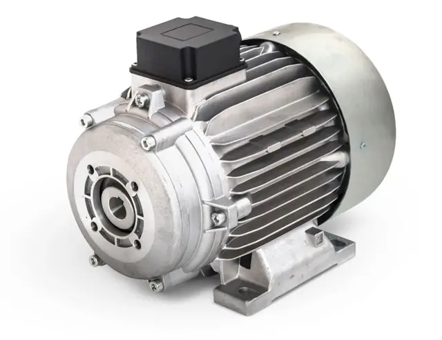 Binnenin de wikkelingen, niet aan de buitenkant. Typerend voor een echt professionele hogedrukreiniger