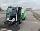 Dulevo Dzero2 elektrische veegwagen op het parkeerterrein van luchthaven Schiphol