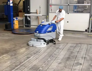 Achterloop schrobmachine schrobzuigmachine HD Floorpul Opal 80 in de praktijk