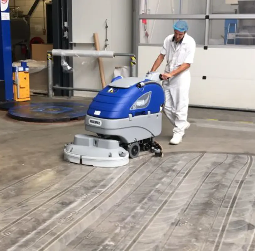 Achterloop schrobmachine schrobzuigmachine HD Floorpul Opal 80 in de praktijk