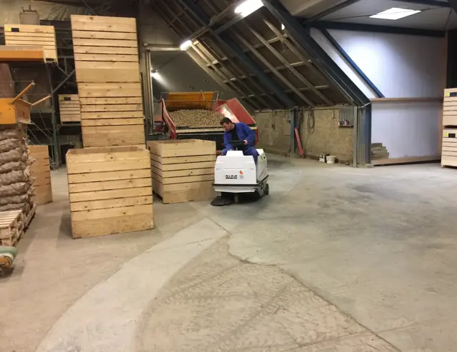 Veegmachine die geschikt voor fijne poeders.