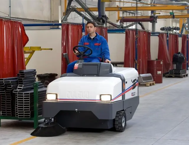 Veegmachine in de metaalindustrie