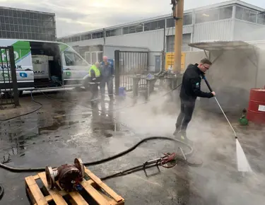 Plantmaster E4  emissievrije elektrische hogedrukreiniger tijdens demonstratie