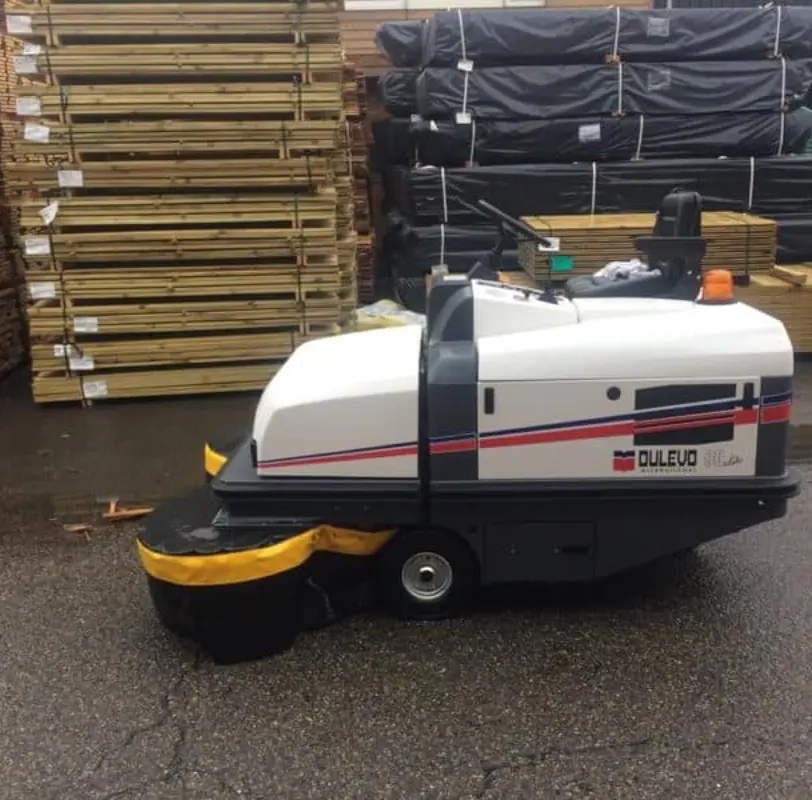 Industriële veegmachine Dulevo 90 container legen