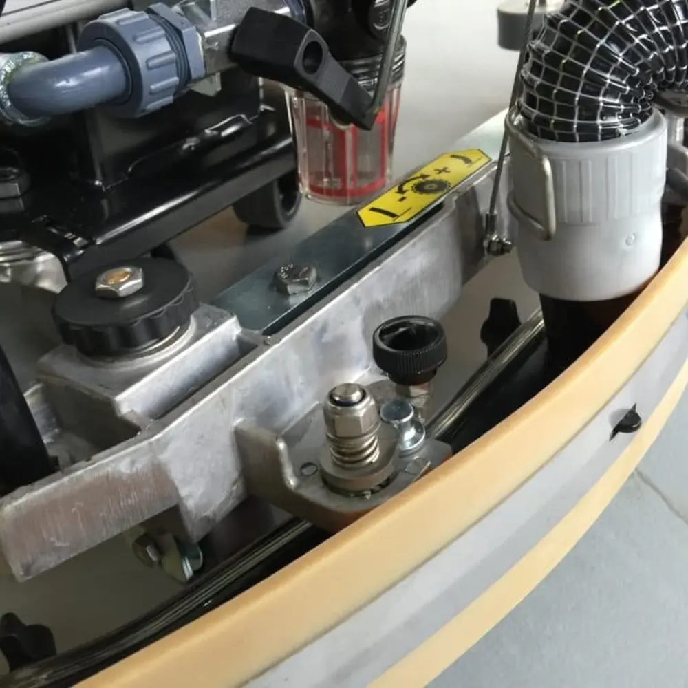 Zuigmond van de Floorpul Jade 50 schrobmachine voor streeploos droge vloeren