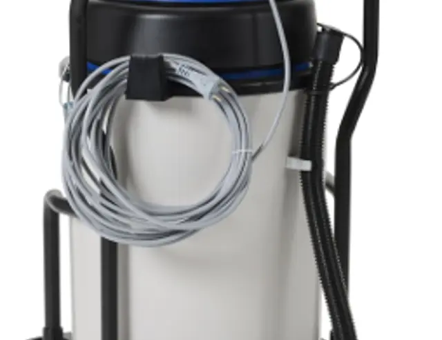Water aflaat slang achterop zodat u eenvoudig de vuilwatertank kunt legen