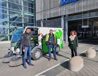 Dulevo Dzero2 compacte elektrische straatveegmachine op schiphol