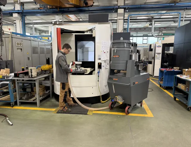 OIL 300 industriële oliezuiger en spanenzuiger in de praktijk