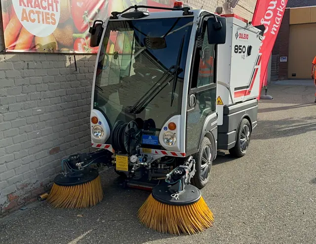 Dulevo 850 straatveegmachine word hier volledig gepresenteerd. Zo krijgt iemand een goed beeld van de gehele machine