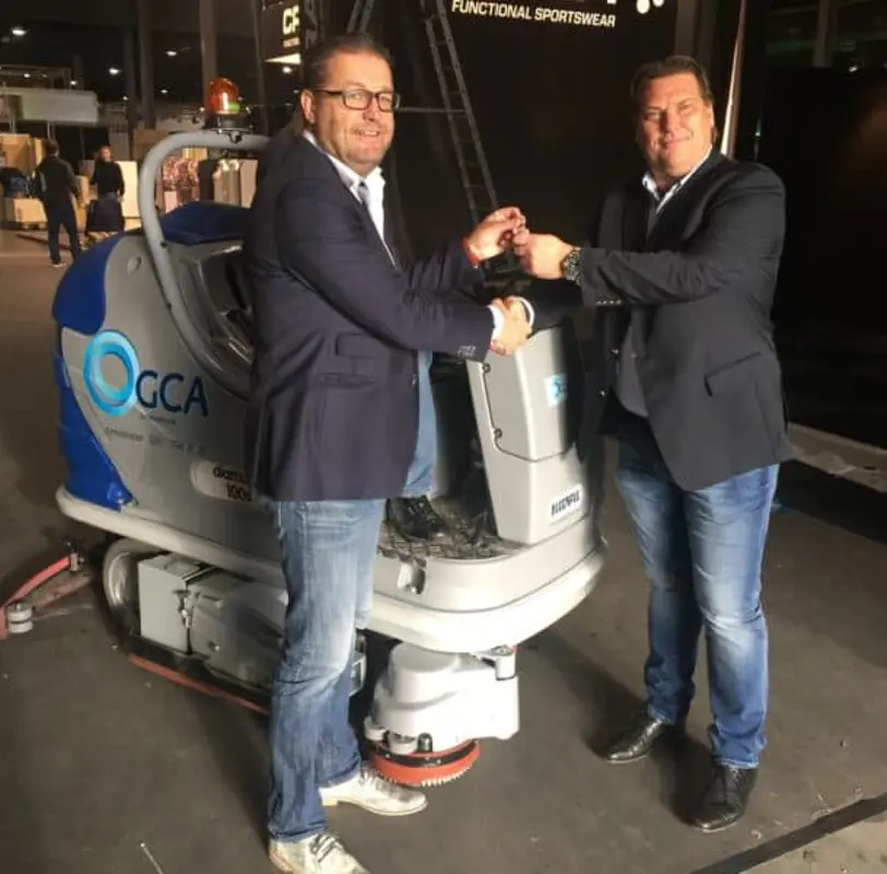 Veeg schrobzuigmachine diamond 100 in de praktijk