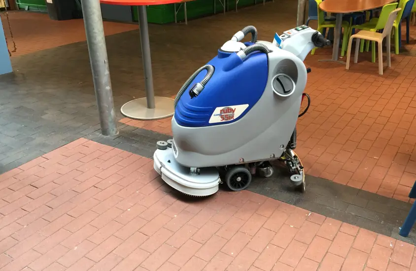 Schoonmaken op school