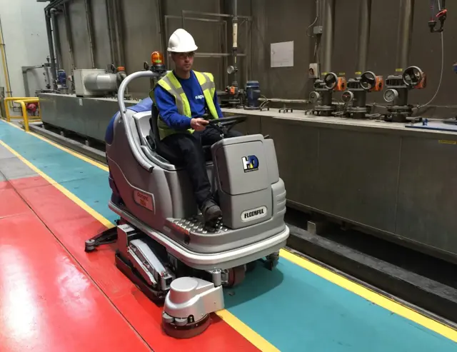 Industriële schrobmachine voor grote opervlaktes