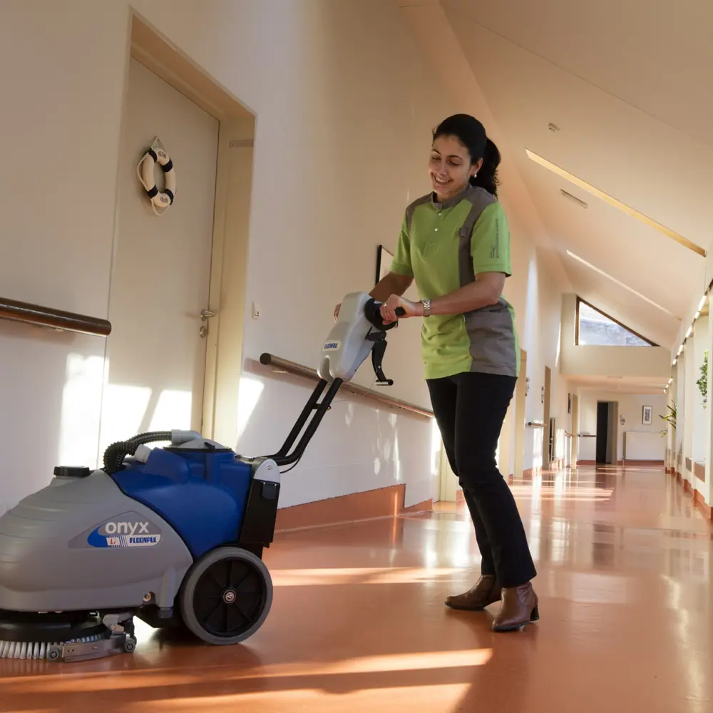 Floorpul Onyx 35 lithium compacte lithium schrobmachine voor professionele vloerreinigning in Nederland