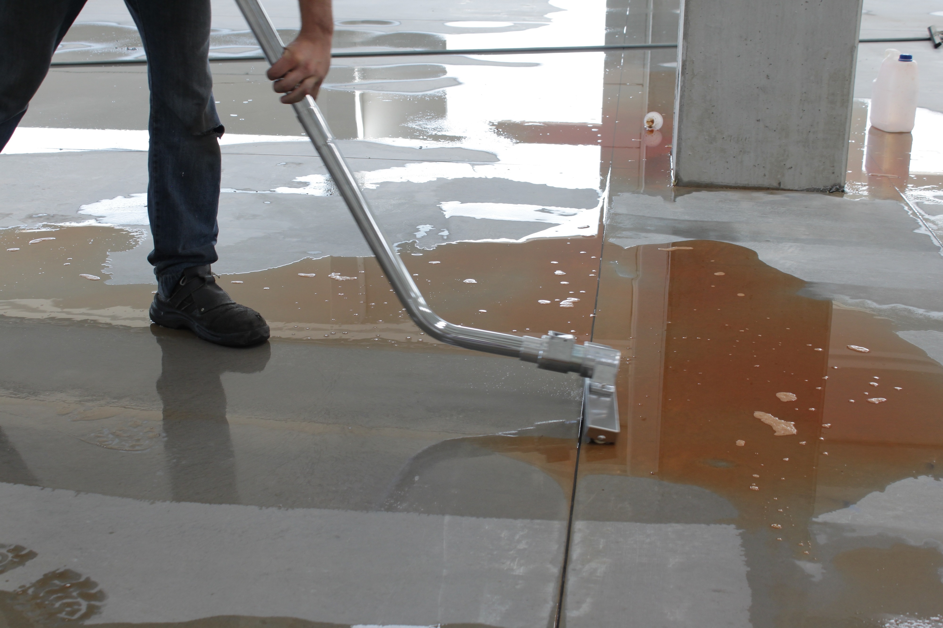 HD Coynco OIL 200 T4 P - industriële oliespanenzuiger op krachtstroom met 4kW turbinemotor en 200 liter capaciteit voor 24/7 inzet.