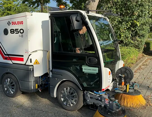 Dulevo 850 straatveegmachine geschikt voor gemeentes