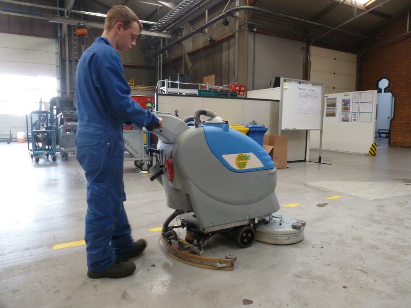 Industriële schrobzuigmachine HD Floorpul JADE 66 in de praktijk
