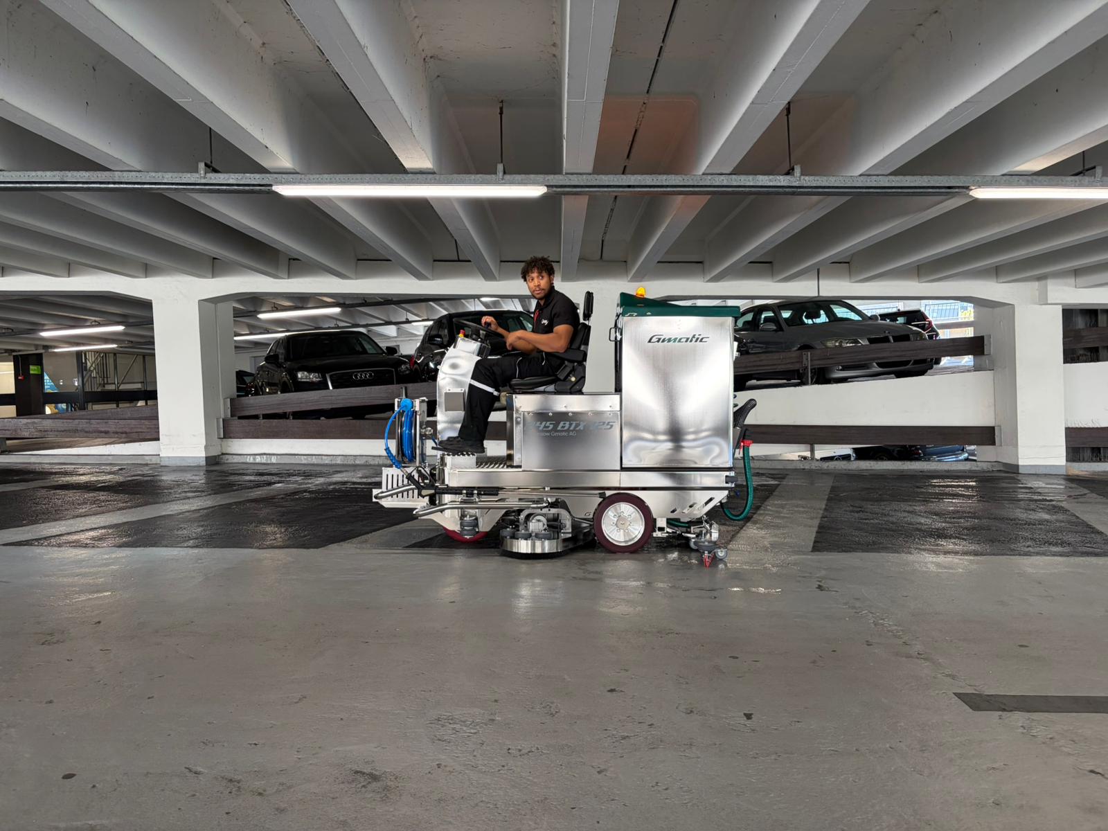 Schrobmachine Parkeergarage