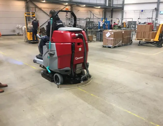 Industriële schrobmachine voor grote opervlaktes