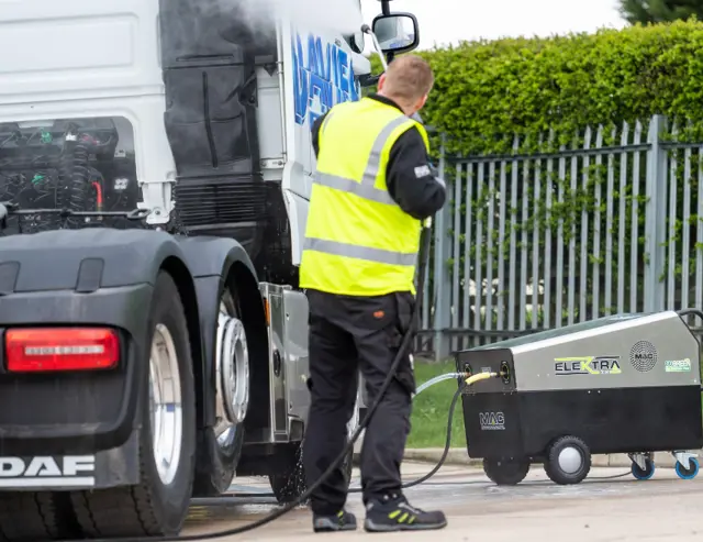 Hogedrukreiniger voor de transportbranche