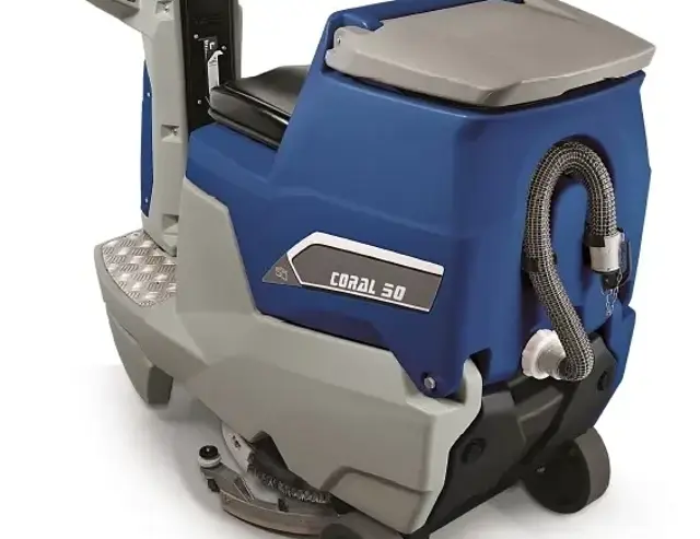 Een compacte zit schrobmachine, de Coral 50