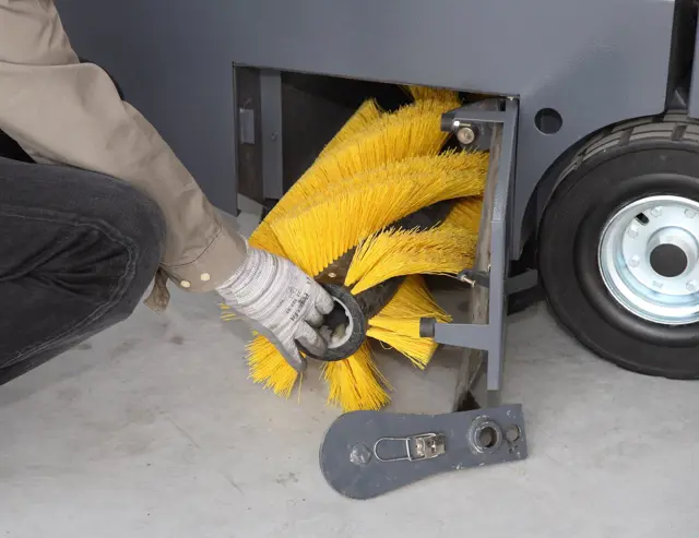 Een veegmachine waarmee zelfs de veegborstels in goede staat blijven